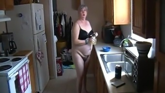 Kim Bates Gets Nude In The Kitchen. Can She Help You?