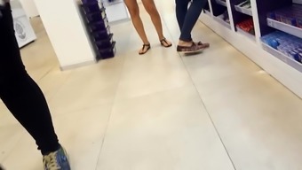 Teens Sexy Legs Feets Toes In Mini Skirts