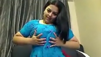 Sexy Indian Babe On Webcam Toys Her Pussy On Livecam