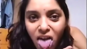 Hot Desi Indian Aunty Giving Blowjob And Fucking Lover