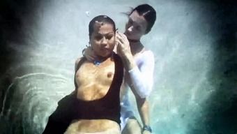 Lesbians Underwater