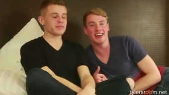 Twinks Max And Stephen Fucking