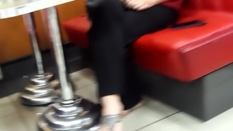 Candid Teens Sexy Dangling Hot Feets, Yummy Toes