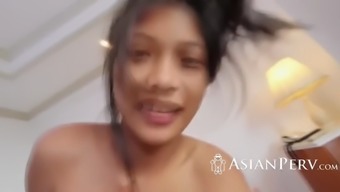 Kinky Thai Girl Having Sweet Sex In A Hotel Room