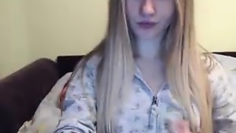 Blonde Amateur Webcam Teen Dancing Shower