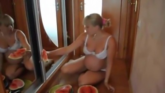 Pregnant Diana Eat Watermelon And Fun Knife (Terrifier)