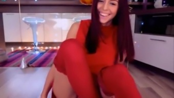 Redhead Cam Girl Masturbating On Live Cam