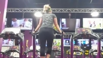 College Girl'S Big Butt Has To Take A Break On Gym Treadmill