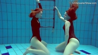 Kinky Diana Zelenkina And Simonna Gonna Make You Jizz With Underwater Show