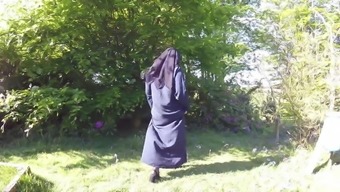 Muslim Burqa Niqab Stockings Outdoors Flashing