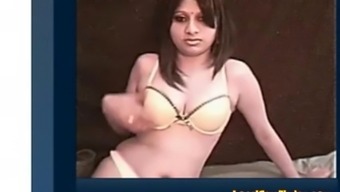 Sexy Indian Girl Naked And Fingering Her Pussyon Cam
