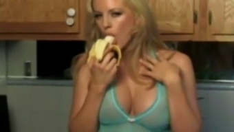 Divini Rae&#39s Banana