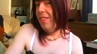 Sext British Crossdressed Gives Blowjob And Gets Wanked Off