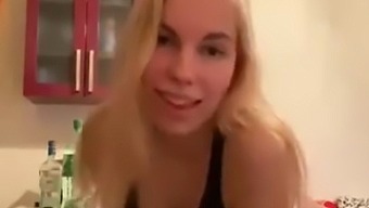 Cute Russians Shaking Their Perfect Ass On Periscopee