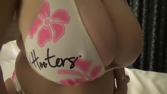Tinja Rocks A Hooters Bikini