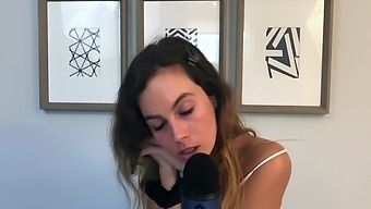 Miss Bell Asmr - Kisses And Mouth Sounds - 24 May 2021