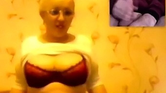 Mature Lady Webcam