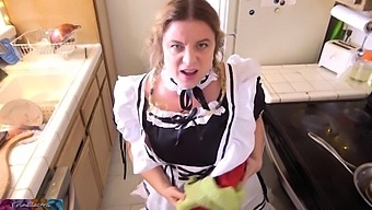 Stepmom'S Floor Cleaning Maid Home Porno