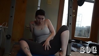 Bettie Ripped Up Spandex Fetish Video