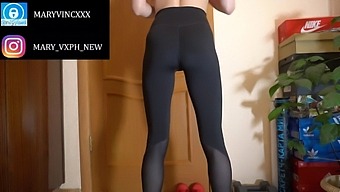 Hot Girl Does Sport For Her Ass And Legs