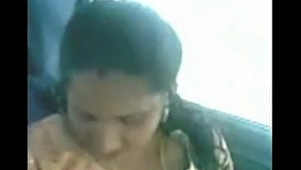 Tamil Aunty Has Hot Car Sex