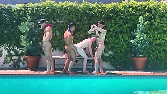 Outdoor Gay Porn In Foursome For A Bunch Of Twinls