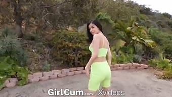 Girlcum Busty Savannah Sixx Cums Multiple Times