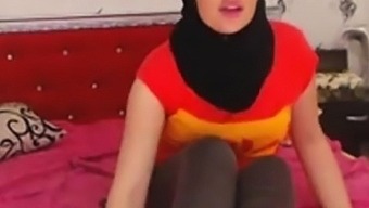 Hijab Leggings Girl Teases