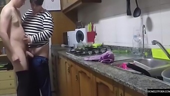 She Has Arrived From Shopping And They Fuck In The Kitchen 25 Min