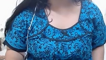 Indian Desi Aunty Talking Dirty And Showing Her Hairy Pussy To Her Client