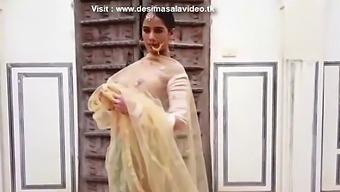 Poonam Pandey Bollywood Actress Strip Tease In Kamasutra 3d