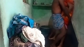 Tamil Priya Aunty Bathroom Sex 