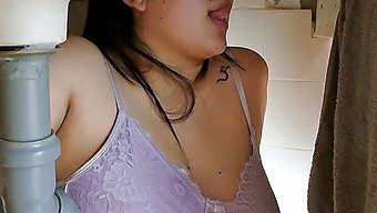 The Stepsister Got A Facial Cumshot Through A Opening In The Restroom.