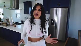 A Close-Fitting Latina Mom Has A Feeling In Deity For A Wild Xxx Home Fucking.