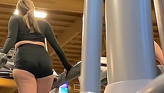 Voyeur Captures College Girl'S Huge Ass In Voyeuristic Gym Session