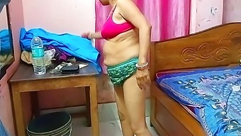 Amateur Indian Stepmom Gets Fucked In Doggy Style By Her Stepson