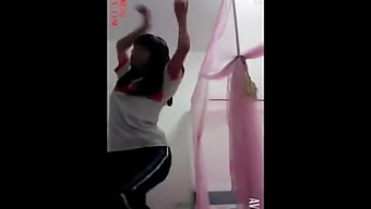Asian Amateur Actress Dances Naked In Hd