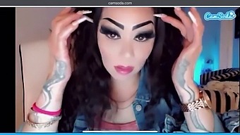 Asian Webcam Beauty With A Big Butt