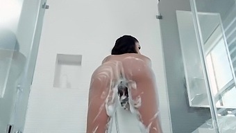 Shemale In Heels Jerks Off In The Shower For Your Pleasure
