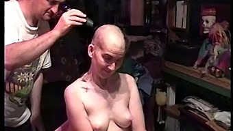 Fetish Milf Linda'S Shaved Nude Display