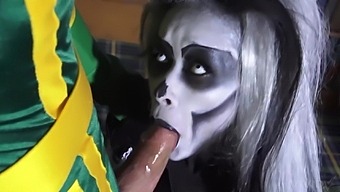Blonde Bombshell Indulges In Extreme Oral Fetish
