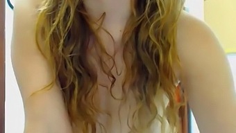 Lovely Girl Masturbating On Webcam