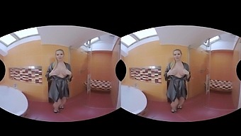 Mature Blonde'S Intimate Shower Moments In Vr